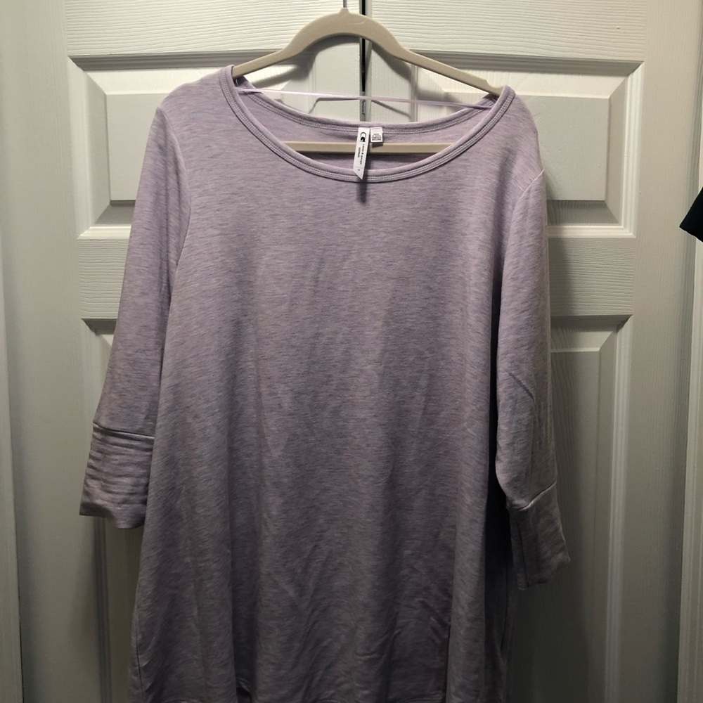 Cable and Guage lavender casual  top